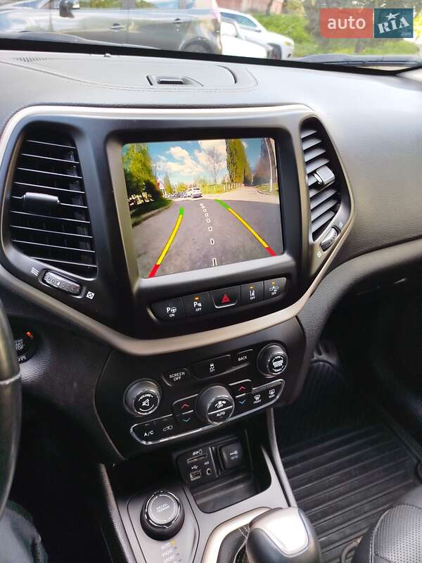 Внедорожник / Кроссовер Jeep Cherokee 2016 в Ровно