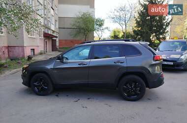 Внедорожник / Кроссовер Jeep Cherokee 2016 в Ровно