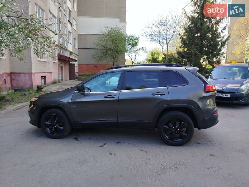 Внедорожник / Кроссовер Jeep Cherokee 2016 в Ровно