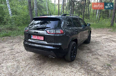 Внедорожник / Кроссовер Jeep Cherokee 2022 в 
