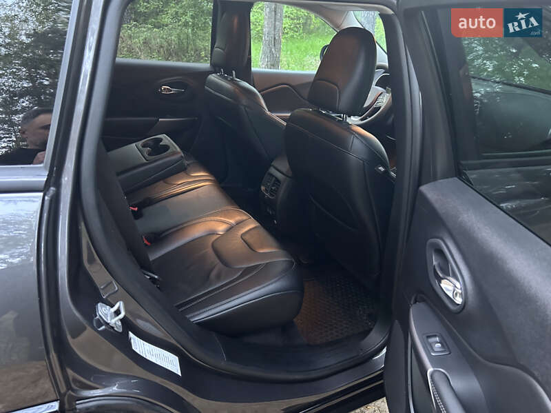 Внедорожник / Кроссовер Jeep Cherokee 2022 в Харькове