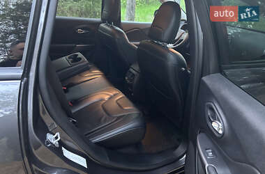 Внедорожник / Кроссовер Jeep Cherokee 2022 в 
