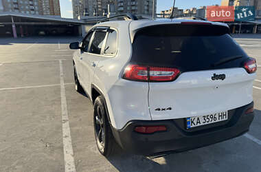 Внедорожник / Кроссовер Jeep Cherokee 2016 в 