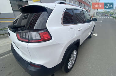 Позашляховик / Кросовер Jeep Cherokee 2019 в 