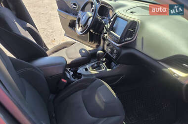 Внедорожник / Кроссовер Jeep Cherokee 2016 в 