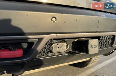 Позашляховик / Кросовер Jeep Cherokee 2019 в 