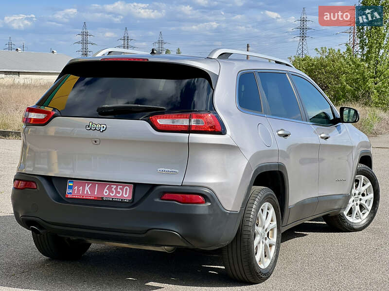 Внедорожник / Кроссовер Jeep Cherokee 2017 в Горишних Плавнях