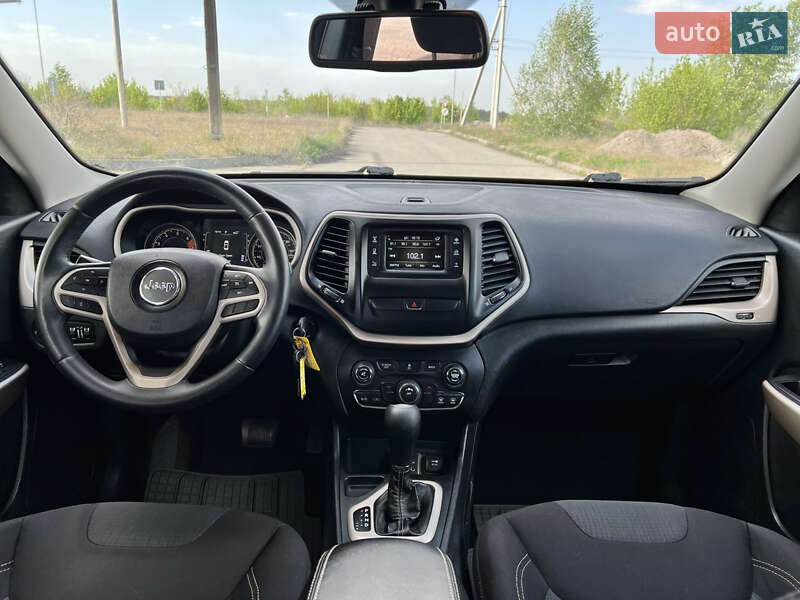 Внедорожник / Кроссовер Jeep Cherokee 2017 в Горишних Плавнях