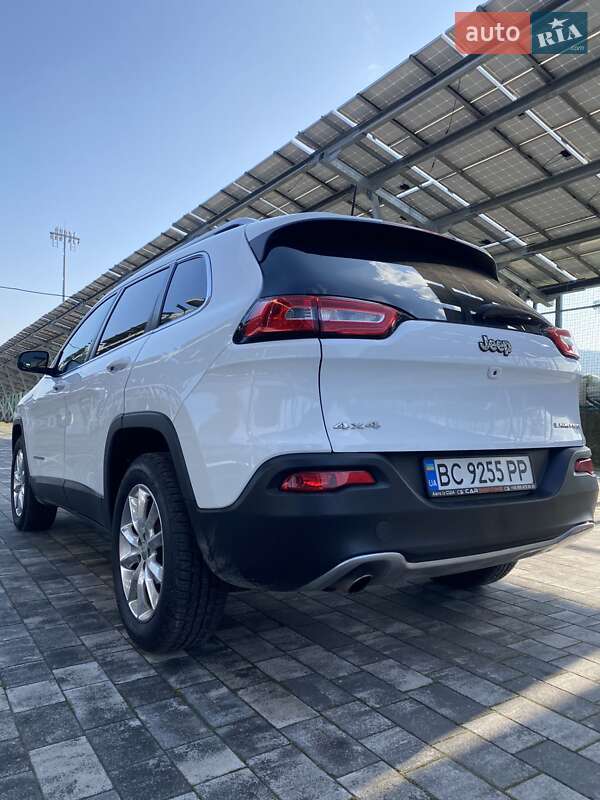 Позашляховик / Кросовер Jeep Cherokee 2015 в Львові
