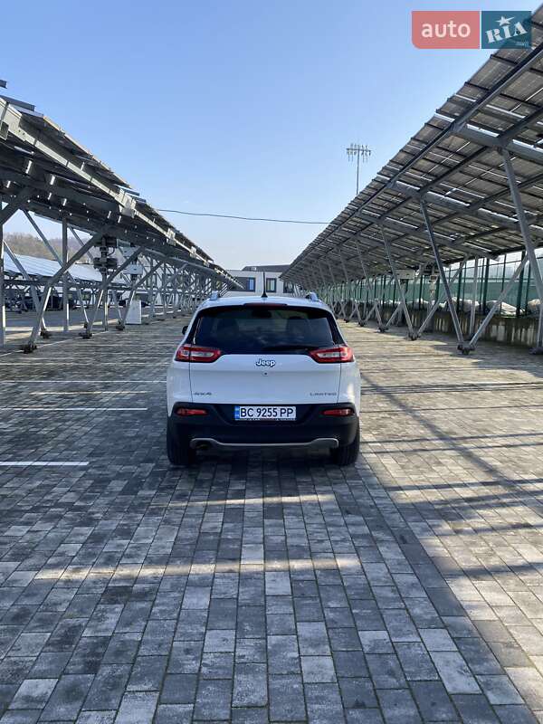 Позашляховик / Кросовер Jeep Cherokee 2015 в Львові