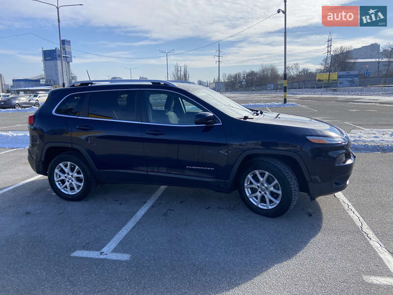 Позашляховик / Кросовер Jeep Cherokee 2016 в Києві