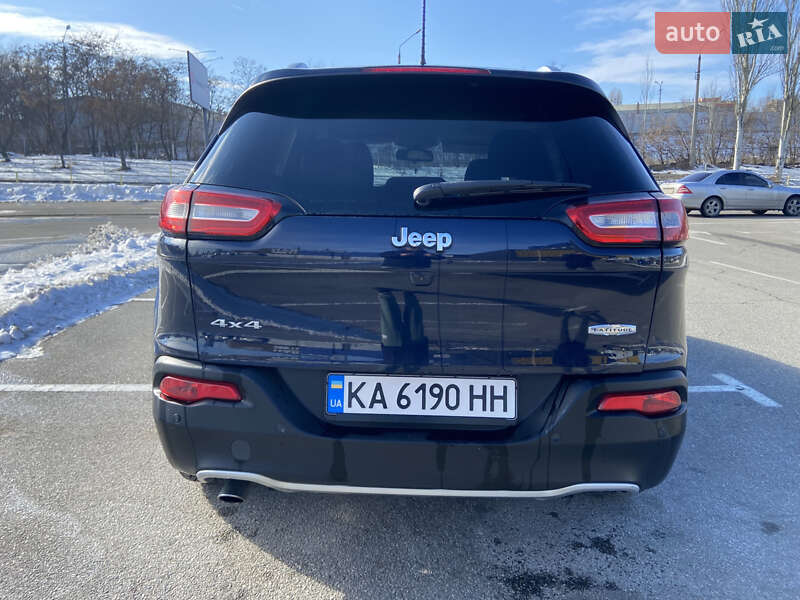 Позашляховик / Кросовер Jeep Cherokee 2016 в Києві