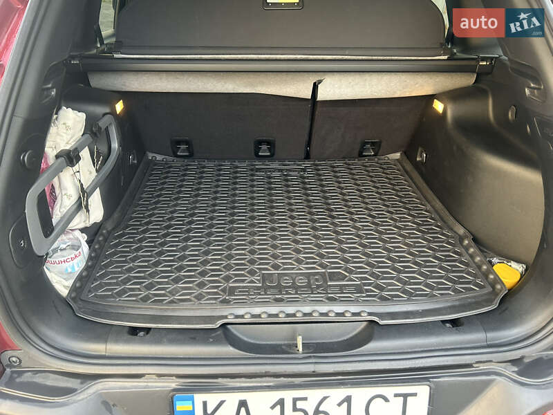 Позашляховик / Кросовер Jeep Cherokee 2017 в Києві