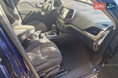 Внедорожник / Кроссовер Jeep Cherokee 2015 в 