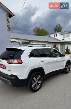 Позашляховик / Кросовер Jeep Cherokee 2019 в 