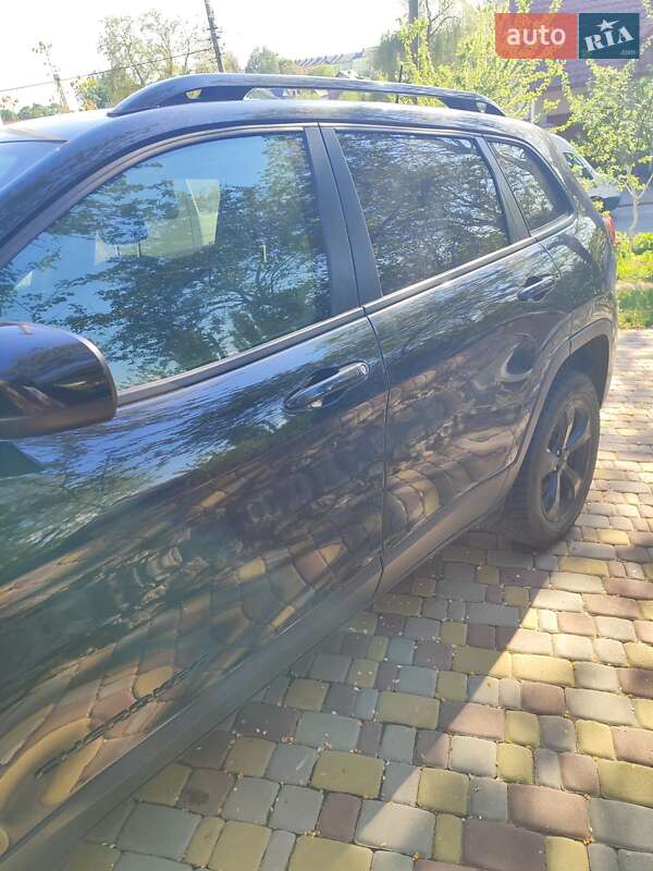 Внедорожник / Кроссовер Jeep Cherokee 2017 в Козове