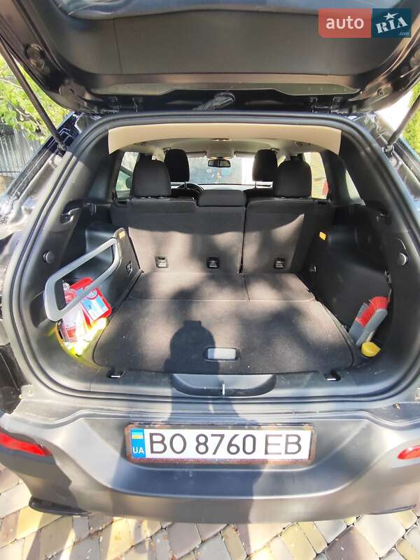 Внедорожник / Кроссовер Jeep Cherokee 2017 в Козове