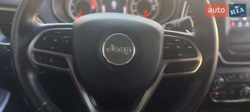 Внедорожник / Кроссовер Jeep Cherokee 2018 в Киеве