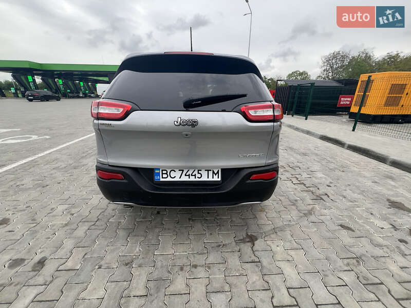 Позашляховик / Кросовер Jeep Cherokee 2015 в Стрию