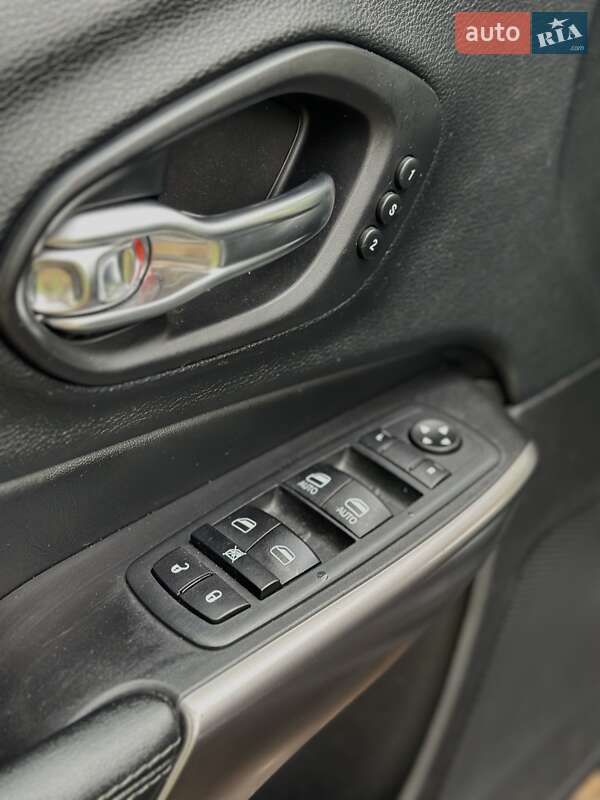 Позашляховик / Кросовер Jeep Cherokee 2020 в Чернігові