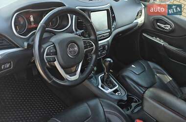 Внедорожник / Кроссовер Jeep Cherokee 2015 в 