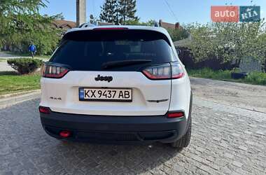 Внедорожник / Кроссовер Jeep Cherokee 2020 в 