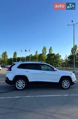 Внедорожник / Кроссовер Jeep Cherokee 2015 в 