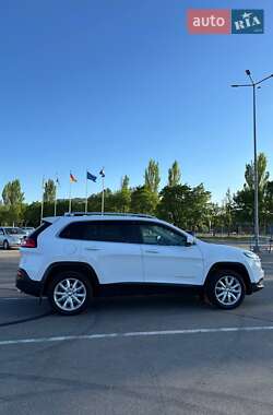 Внедорожник / Кроссовер Jeep Cherokee 2015 в 