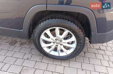 Позашляховик / Кросовер Jeep Cherokee 2015 в 