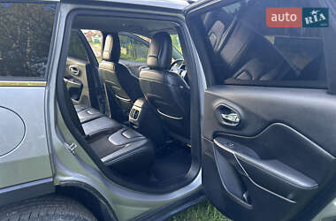 Внедорожник / Кроссовер Jeep Cherokee 2018 в 