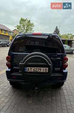 Внедорожник / Кроссовер Jeep Cherokee 2005 в 