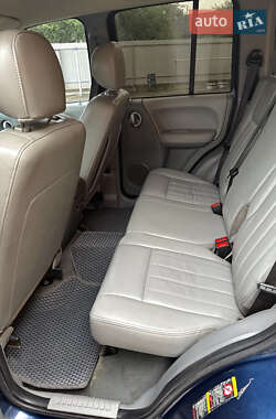 Внедорожник / Кроссовер Jeep Cherokee 2005 в 