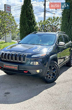 Позашляховик / Кросовер Jeep Cherokee 2016 в 