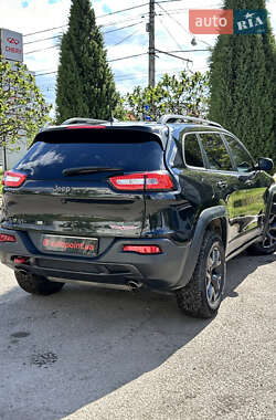 Позашляховик / Кросовер Jeep Cherokee 2016 в 