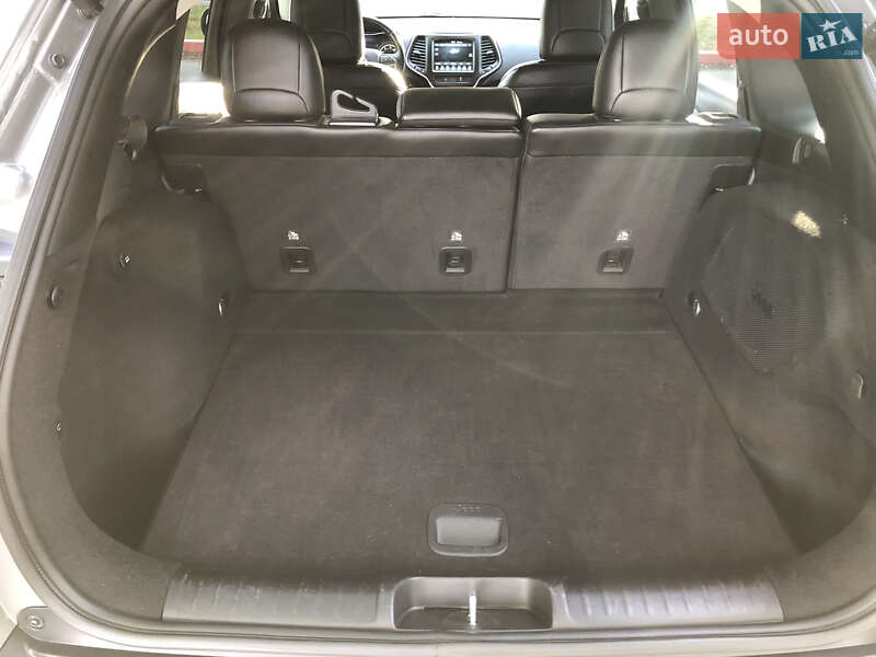 Позашляховик / Кросовер Jeep Cherokee 2020 в Ірпені