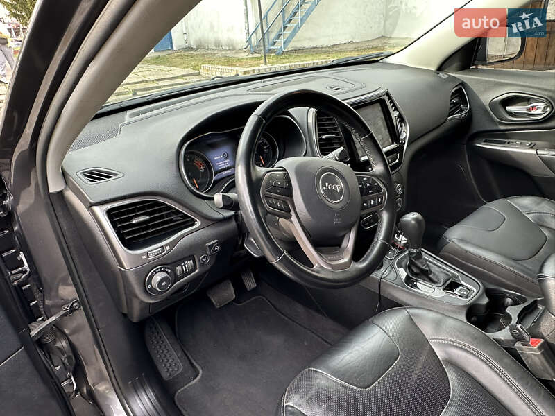 Внедорожник / Кроссовер Jeep Cherokee 2020 в Киеве