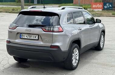 Позашляховик / Кросовер Jeep Cherokee 2019 в 