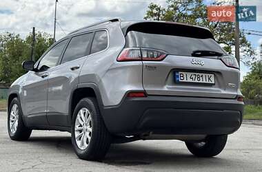 Позашляховик / Кросовер Jeep Cherokee 2019 в 