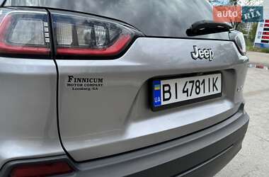 Позашляховик / Кросовер Jeep Cherokee 2019 в 