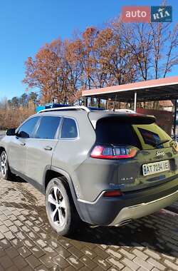 Внедорожник / Кроссовер Jeep Cherokee 2019 в 