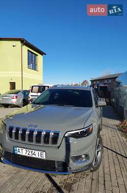 Внедорожник / Кроссовер Jeep Cherokee 2019 в 