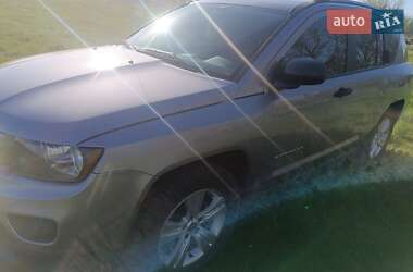 Позашляховик / Кросовер Jeep Cherokee 2016 в 