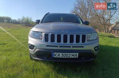 Позашляховик / Кросовер Jeep Cherokee 2016 в 
