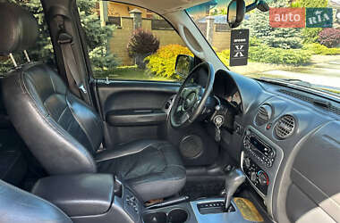 Позашляховик / Кросовер Jeep Cherokee 2003 в 