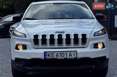 Позашляховик / Кросовер Jeep Cherokee 2016 в 