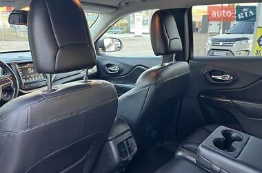 Внедорожник / Кроссовер Jeep Cherokee 2015 в 