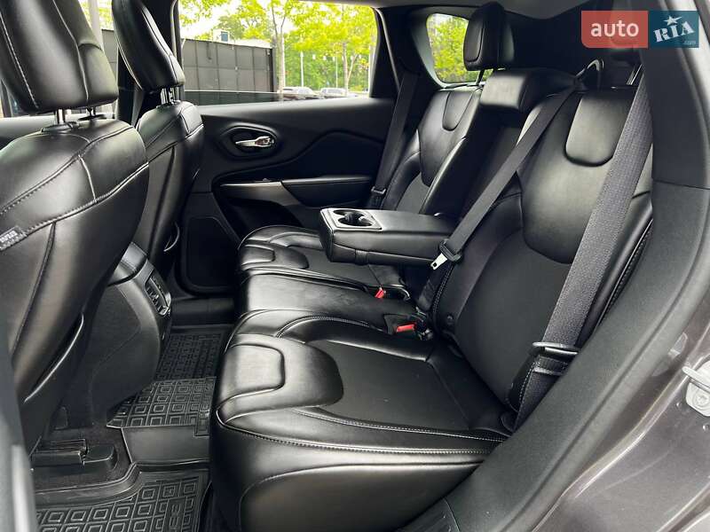 Позашляховик / Кросовер Jeep Cherokee 2018 в Києві