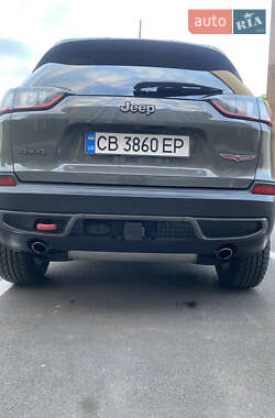 Внедорожник / Кроссовер Jeep Cherokee 2019 в 