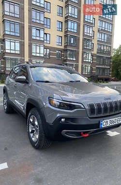 Внедорожник / Кроссовер Jeep Cherokee 2019 в 