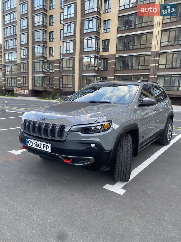 Внедорожник / Кроссовер Jeep Cherokee 2019 в 